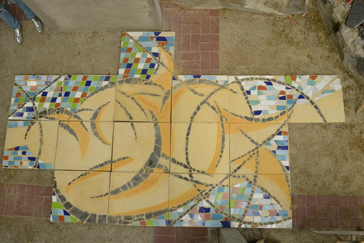Mural colectivo en mosaico instalado en el Parque Ecológico Tizayocan, realizado durante la universidad en 2015.